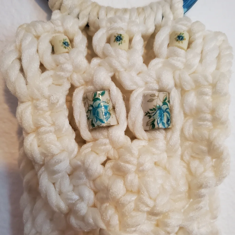 Vintage Wall Hanging Macrame W/ Blue Rose Beaded Towel Holder Decor Ivory Cream